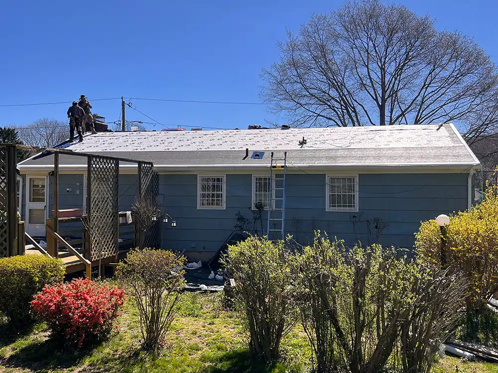 Roofing Contractors in Shelton bg