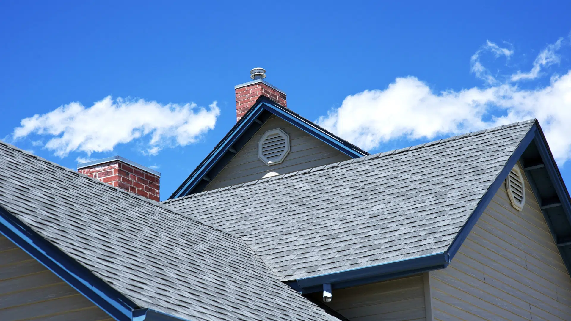 roof and siding that has the same color