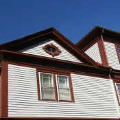 Plain sidings with maroon colored frame